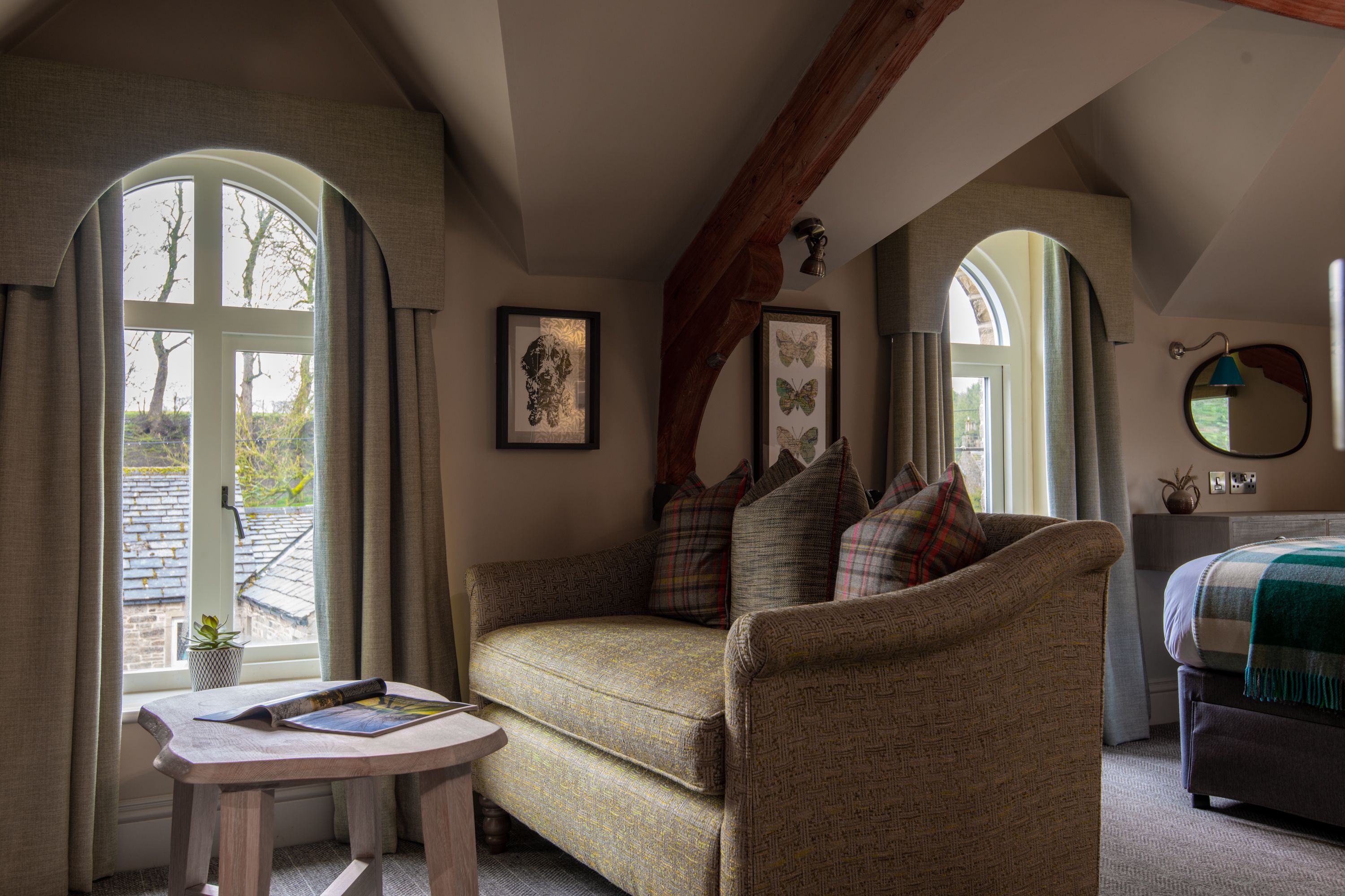 seating area in feature room