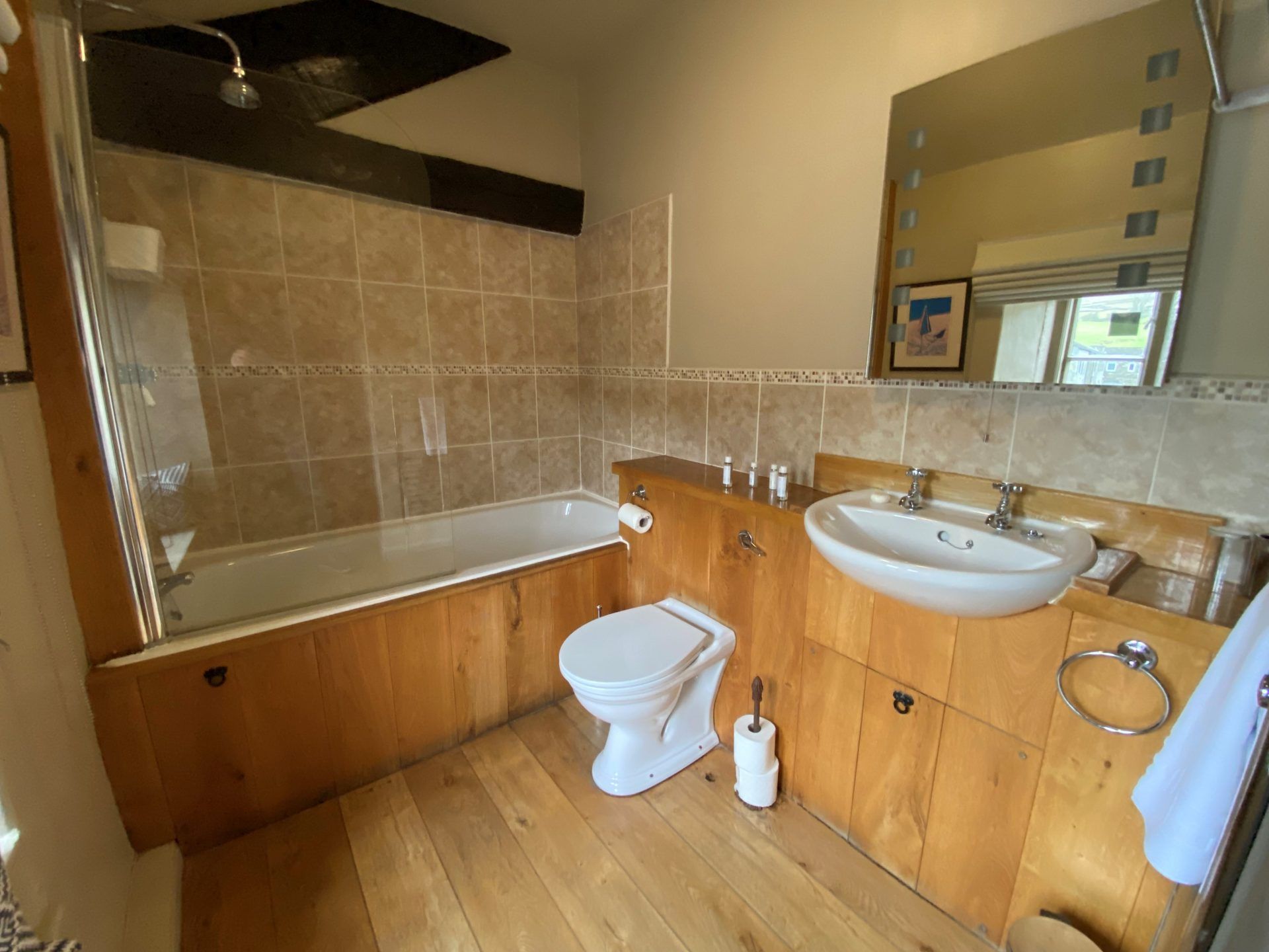 wooden bathroom in the red lion